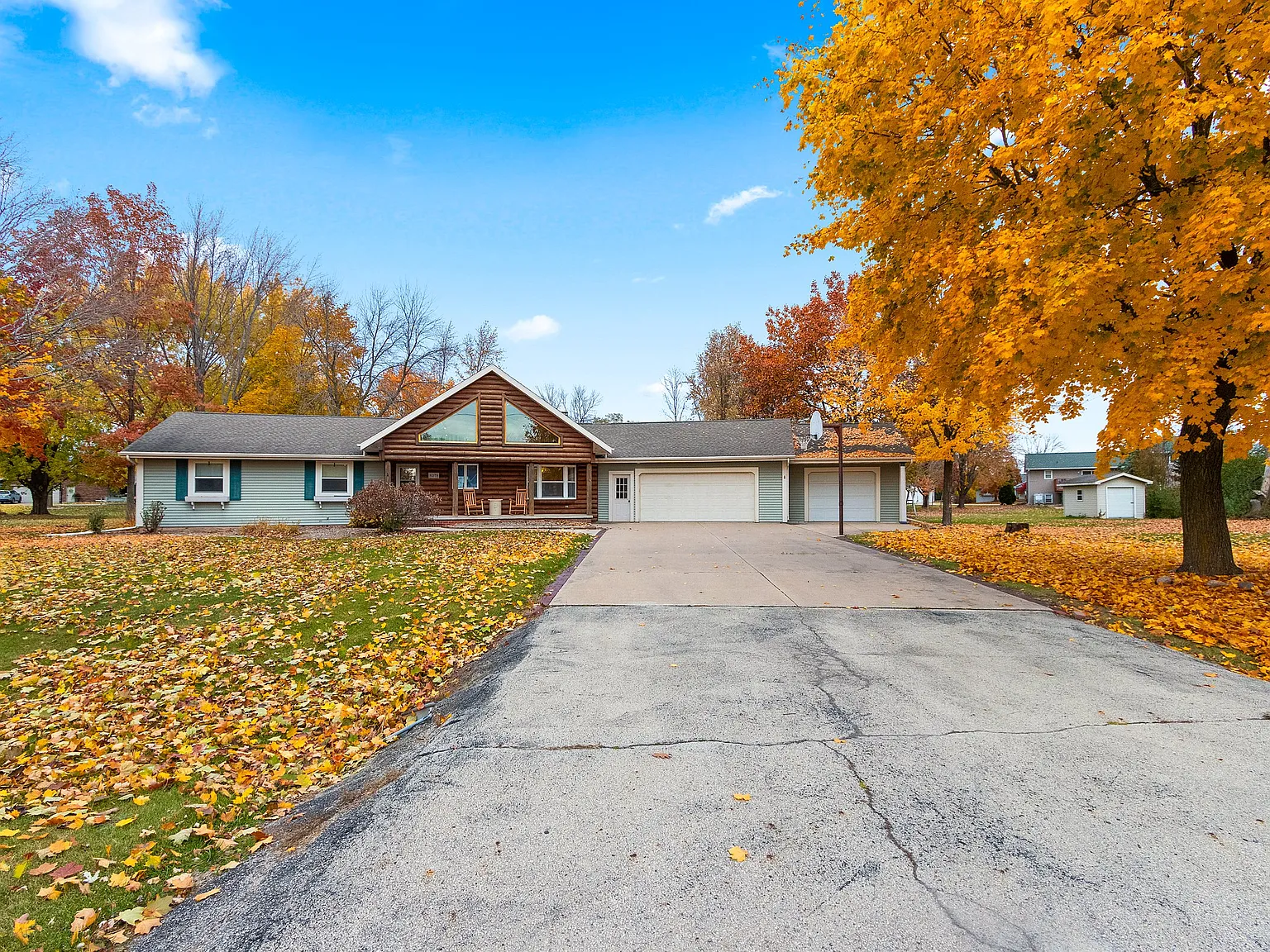 4 bed, 3436 sqft, $4,000 — Photo 4
