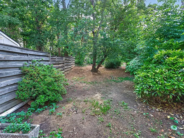 7 Georgetown Grn — Photo 41