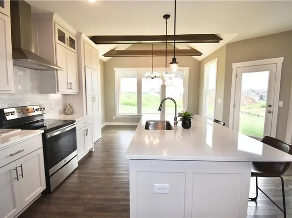 9829 NE 104th Ter, Kansas City, MO 64157