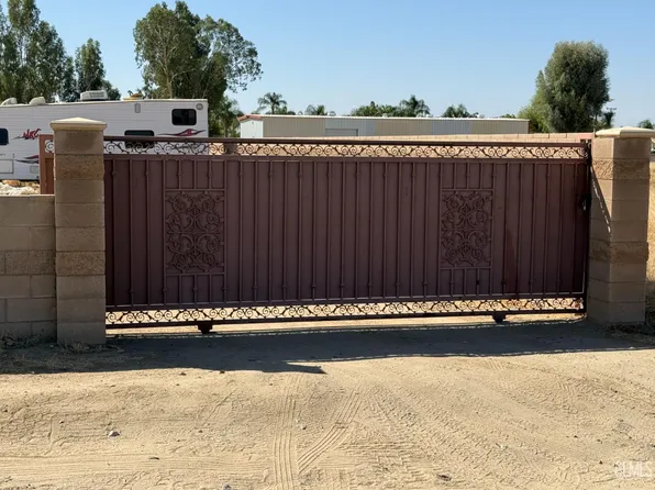 9739 Breckenridge Rd, Bakersfield, CA 93307
