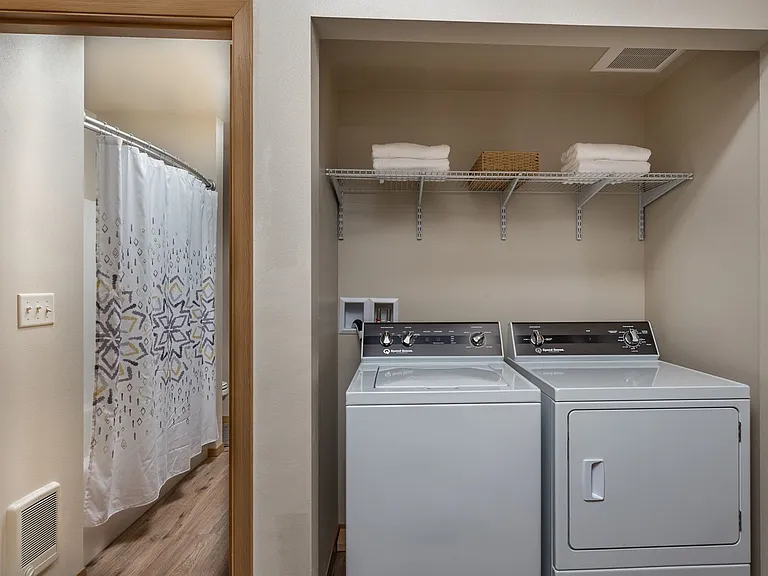 M1249 - Park Terrace Apartments — Photo 10