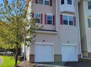 87 Conover Ter, Lebanon, NJ 08833