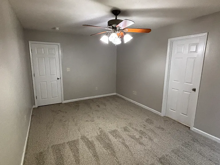 409 Calvin Ct — Photo 10