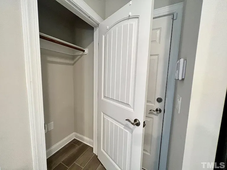 416 Daylin Dr — Photo 18