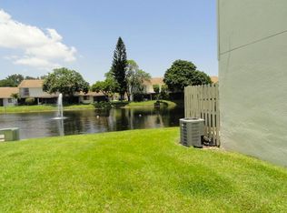 3206 Poolside Dr, Greenacres, FL 33463