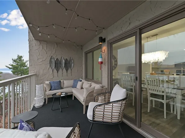 80 Cliffside Dr, Canandaigua, NY 14424