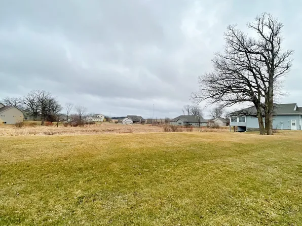 114 Oak Leaf Dr, Albany, MN 56307