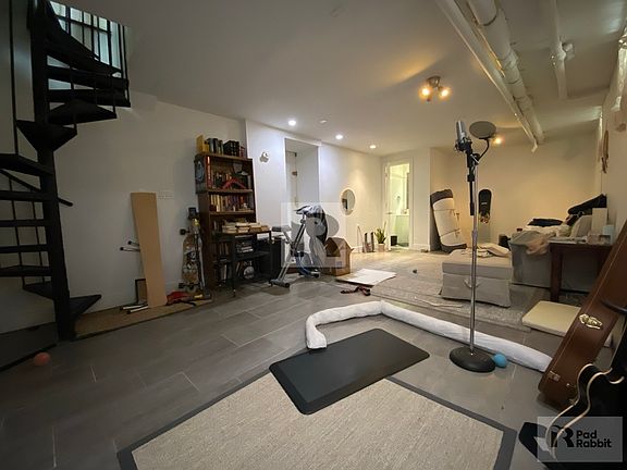 4th image of 1154 Pacific St #1FR