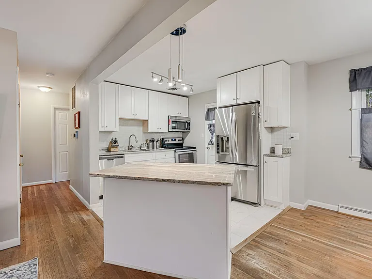 6714 Amherst Rd — Photo 9