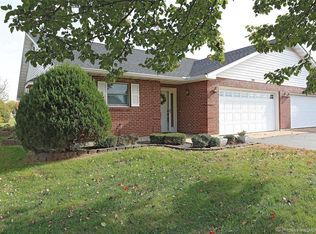 302 W Green Tree Ln, Farmington, MO 63640
