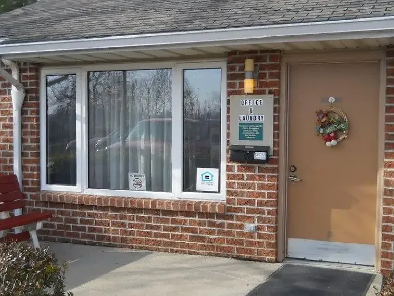 419 N Holly Dr — Photo 5