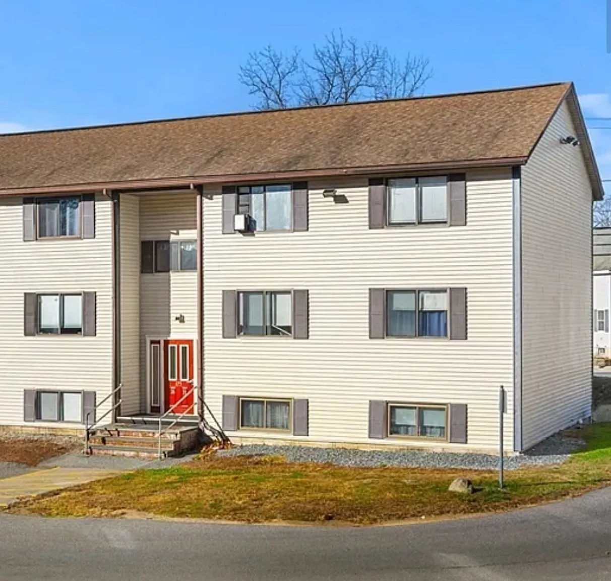 2 bed, 836 sqft, $2,400 — Photo 1