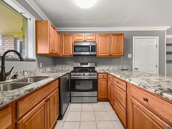 4th image of 1328 Silverwood Dr