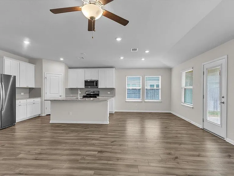 405 Grasslands Trl — Photo 21