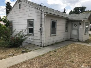 132 N Elm St, Omak, WA 98841