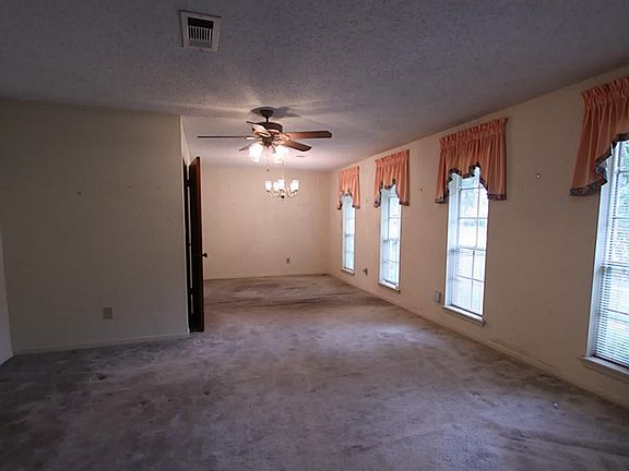 4th image of 930 Circle Bend Dr