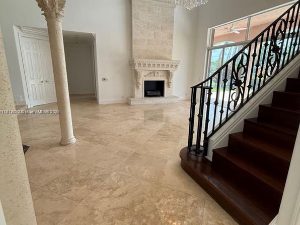25470 Montclaire Cir #25470