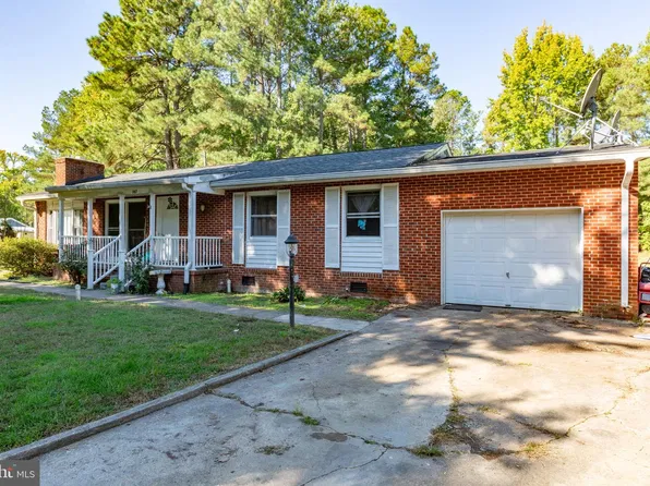 267 New Monrovia Rd, Colonial Beach, VA 22443