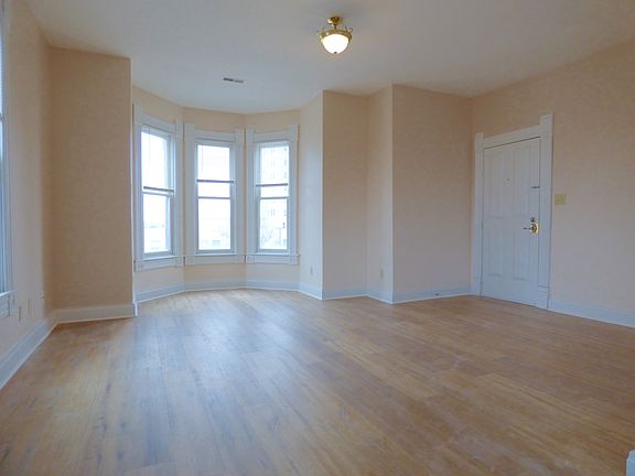 2nd image of 417 Walnut St #6