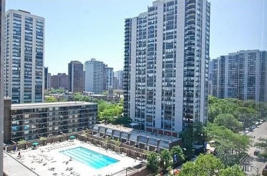 4th image of 1540 N Lasalle St APT 1002