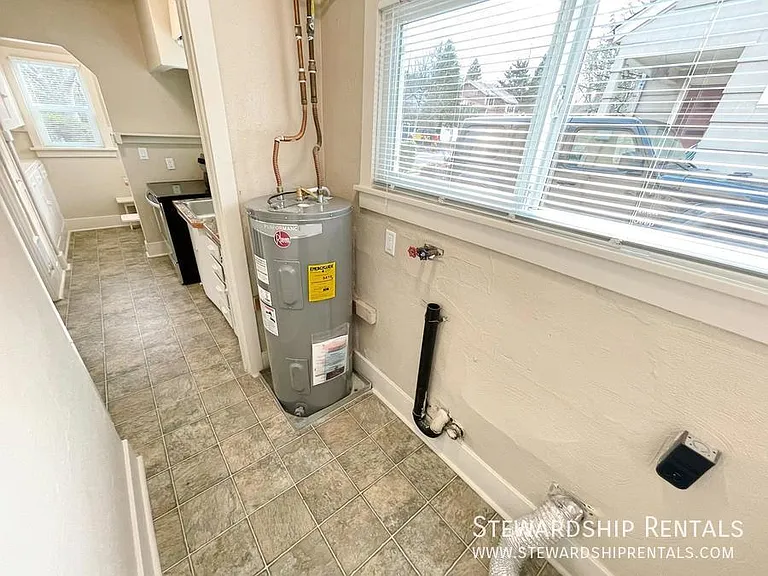 2024 Emerald St #4 — Photo 16