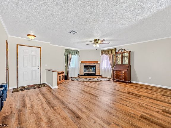 3rd image of 3030 Paiute Blvd