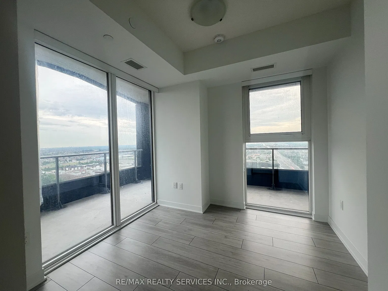 2 bed, $2,500 — Photo 4