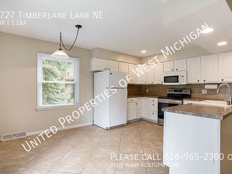 1727 Timberlane Ln NE — Photo 8