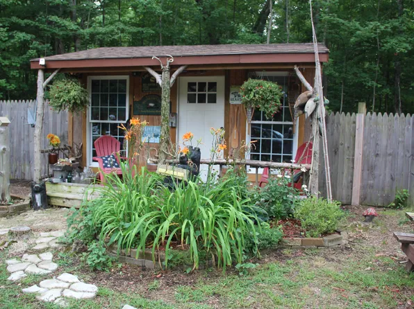 2982 W Eleven Mile Rd, Bitely, MI 49309