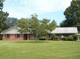 830 Possum Trot Rd, Deatsville, AL 36022