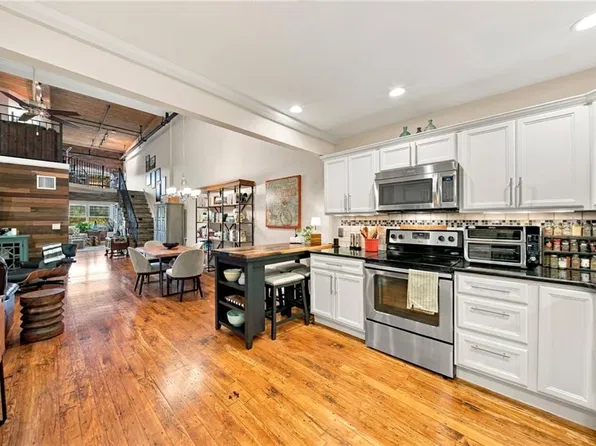 1 Tupperware Dr Unit 310, North Smithfield, RI 02896