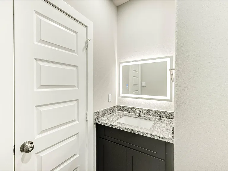 8157 Tate St #B — Photo 20