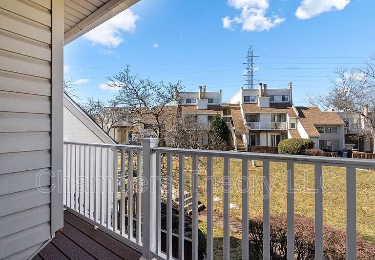 1043 Warwick Ct — Photo 25
