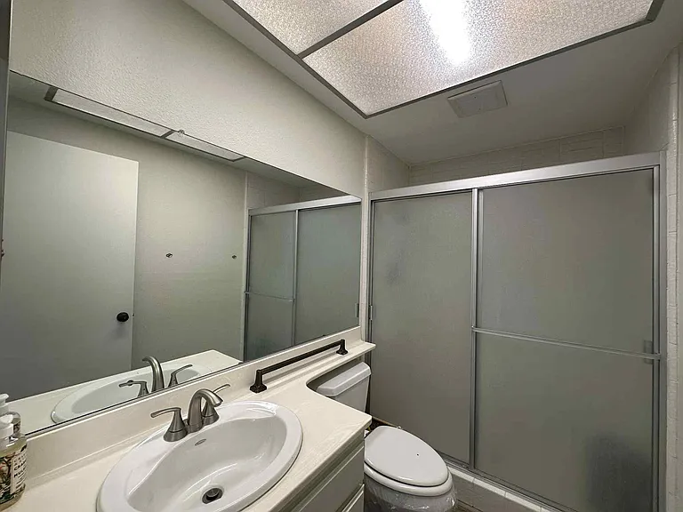2350 E Miramonte Cir #E — Photo 30