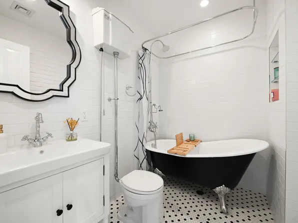 577 Madison Street image 5 of 13