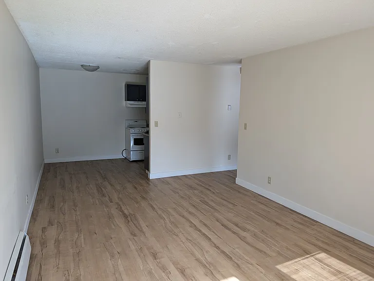 254 Beach Ave — Photo 3