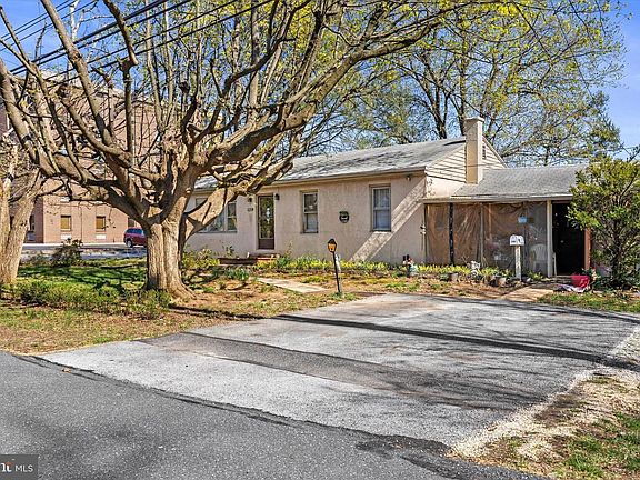 2nd image of 3709 Rosemont Ave