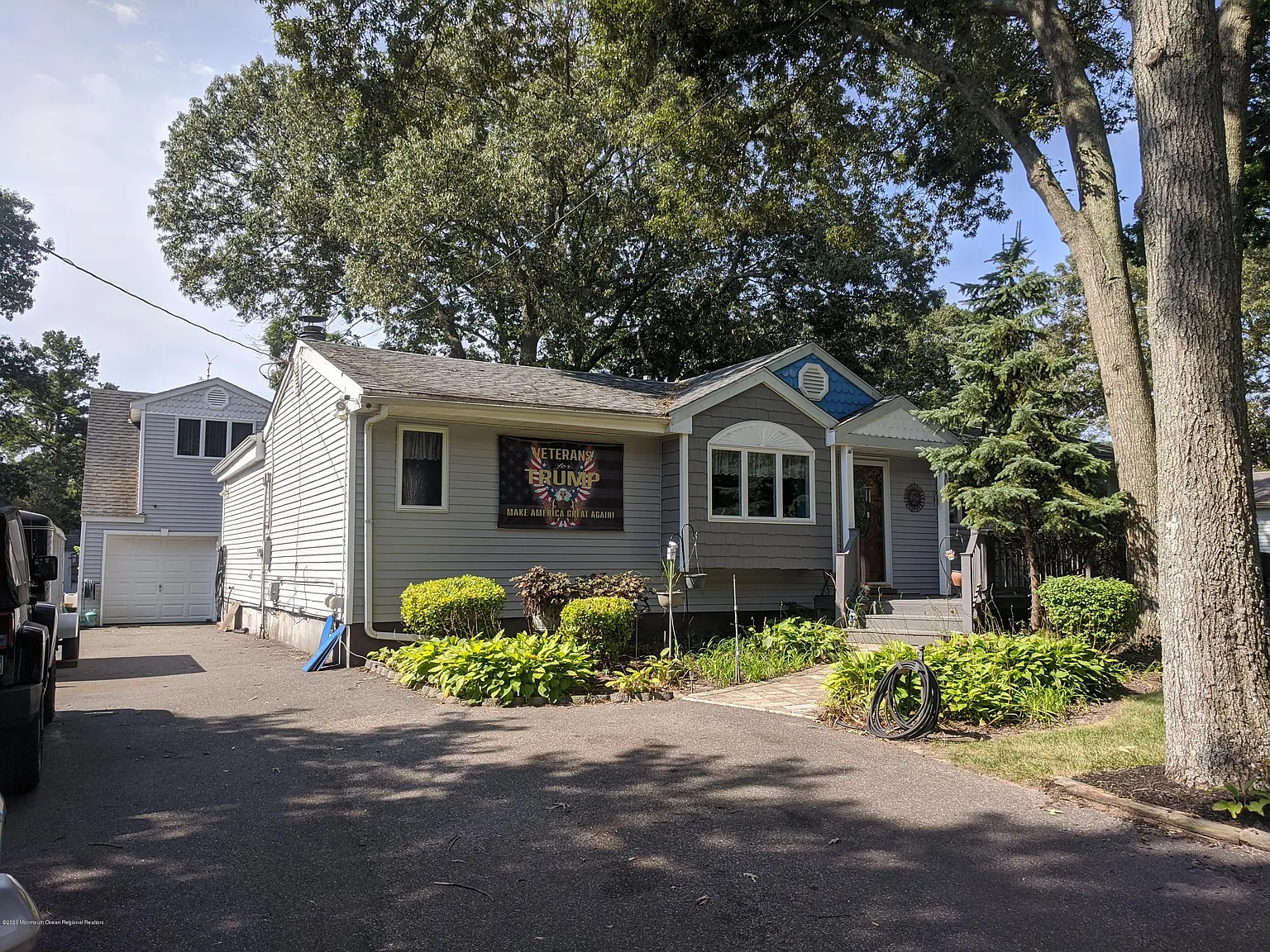 207 Laurel Blvd photo 1