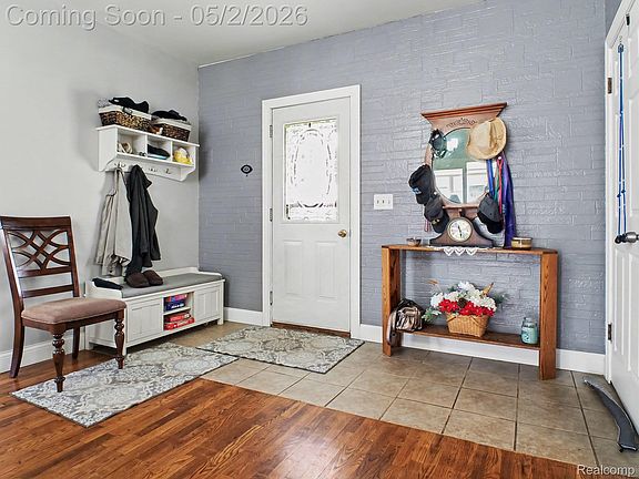 5th image of 4488 Thorntree Dr
