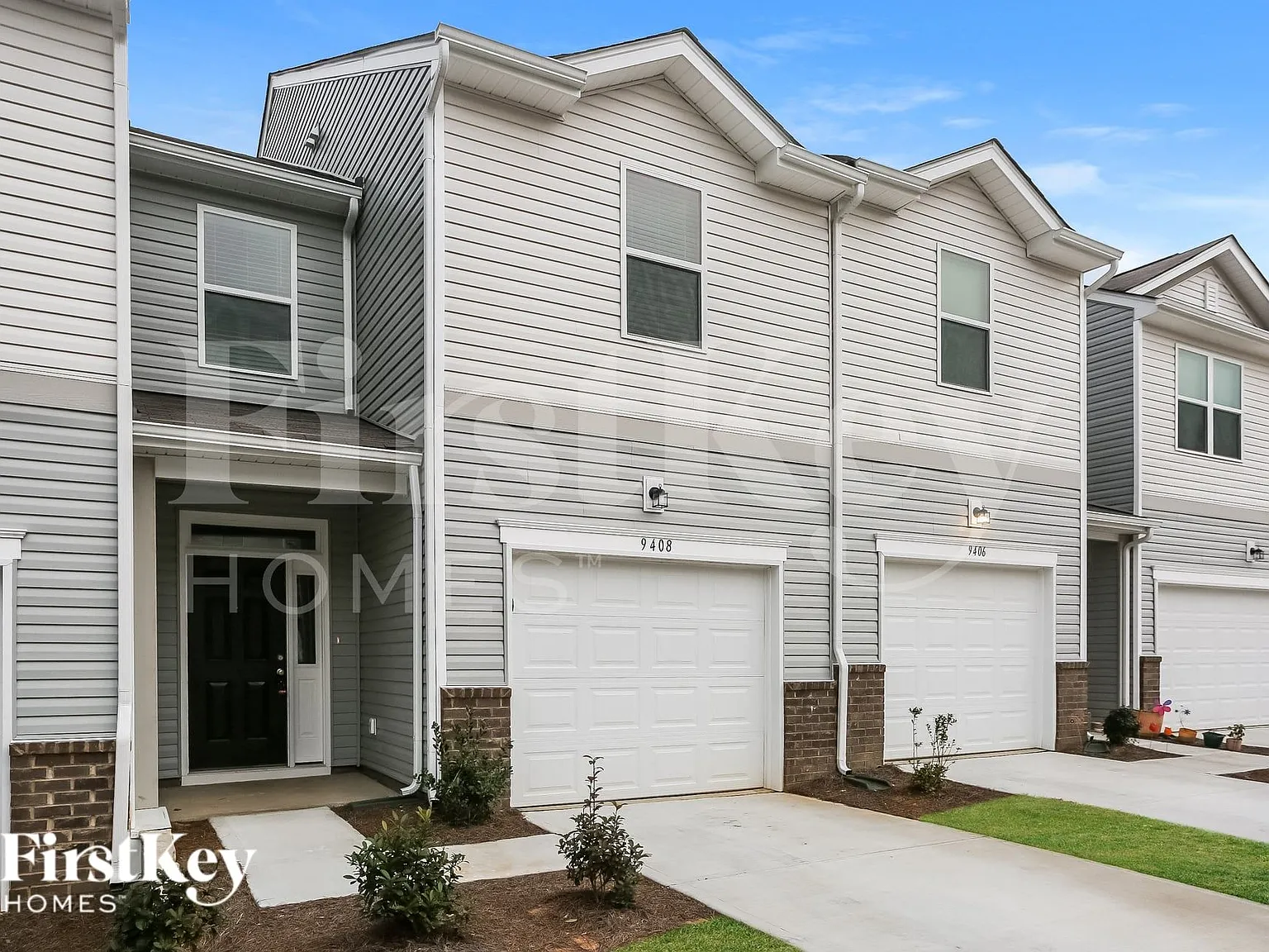 3 bed, 2.5 bath, 1609 sqft, $2,200 — Photo 3