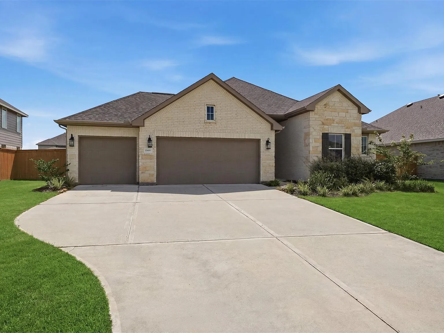 4 bed, 3.0 bath, 2108 sqft, $3,200 — Photo 2