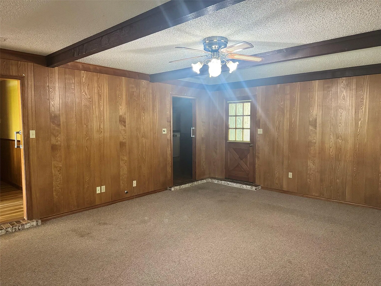 3 bed, 1621 sqft, $1,950 — Photo 2