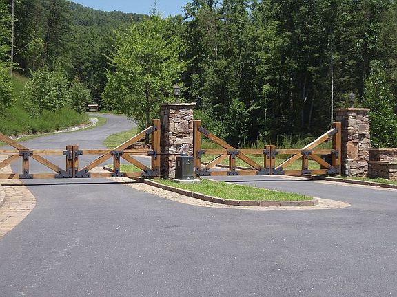 3rd image of 35 Greyrock Pkwy