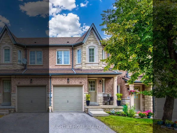 5260 McFarren Blvd #35, Mississauga, ON L5M 7J2