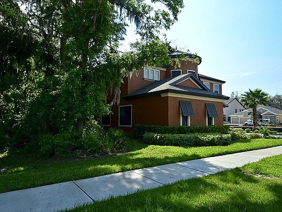 3rd image of 11022 Charmwood Dr