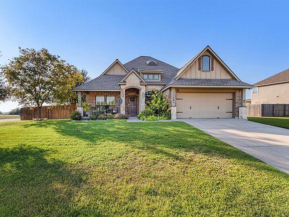2nd image of 1701 Stone Ridge Dr