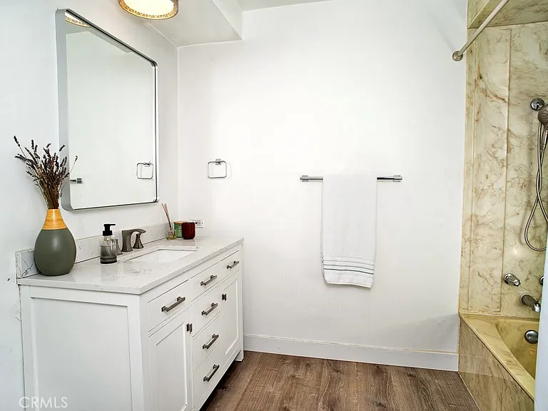 17249 Raymer St — Photo 14