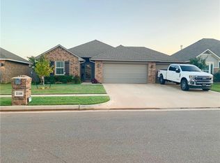 11108 SW 33rd St, Yukon, OK 73099