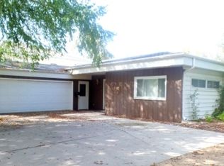 748 11th St, Windom, MN 56101