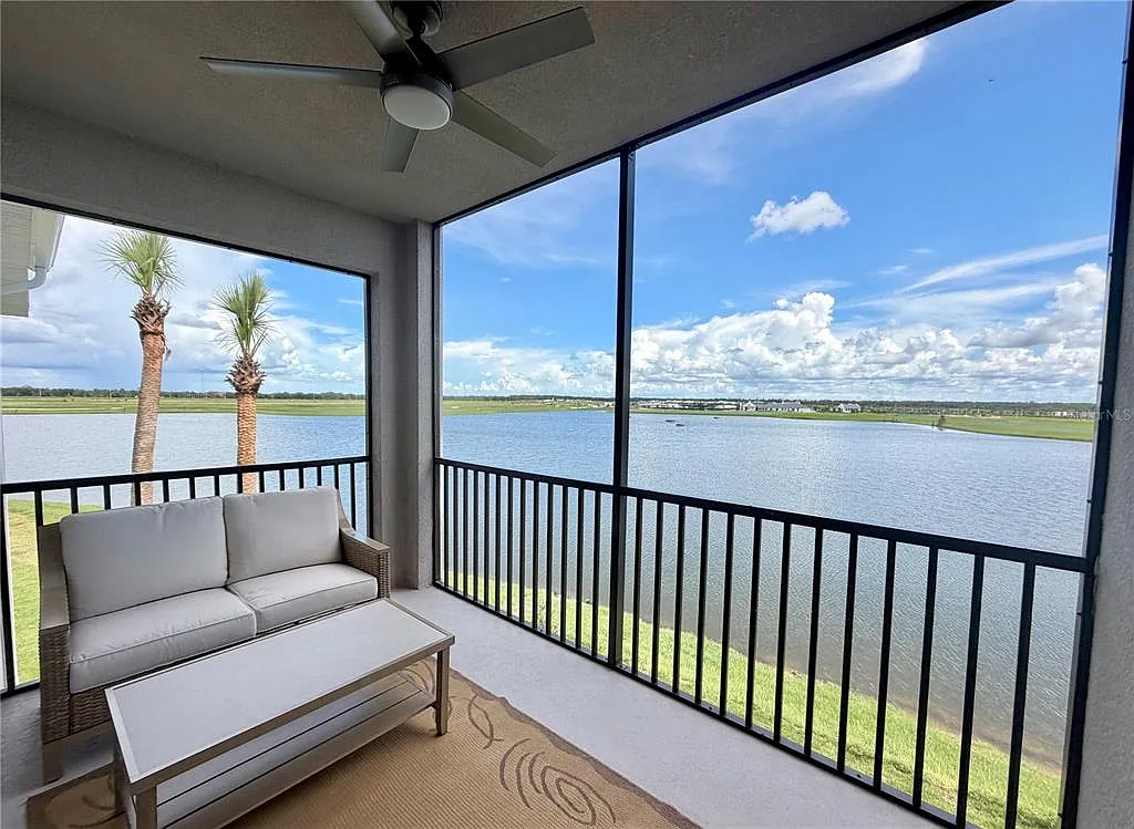 2 bed, 2.0 bath, 1154 sqft, $3,200 — Photo 2